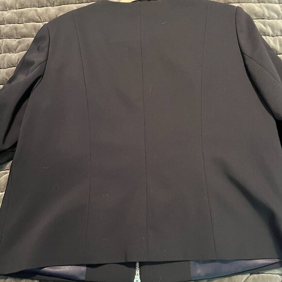 Simons Navy Blazer Fully Lined with Shoulder Pads and Zipper Closure Size 12 - Picture 3 of 7